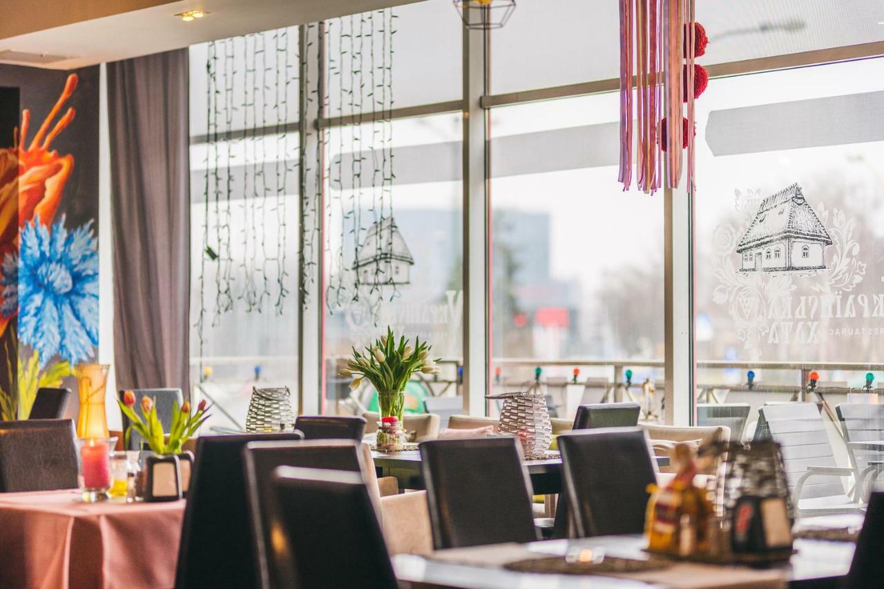 Hotel Forum رشيشوف المظهر الخارجي الصورة